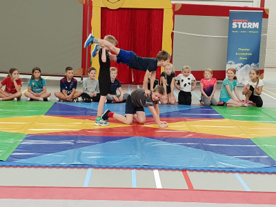 Workshop huren circusspelen acrobaat